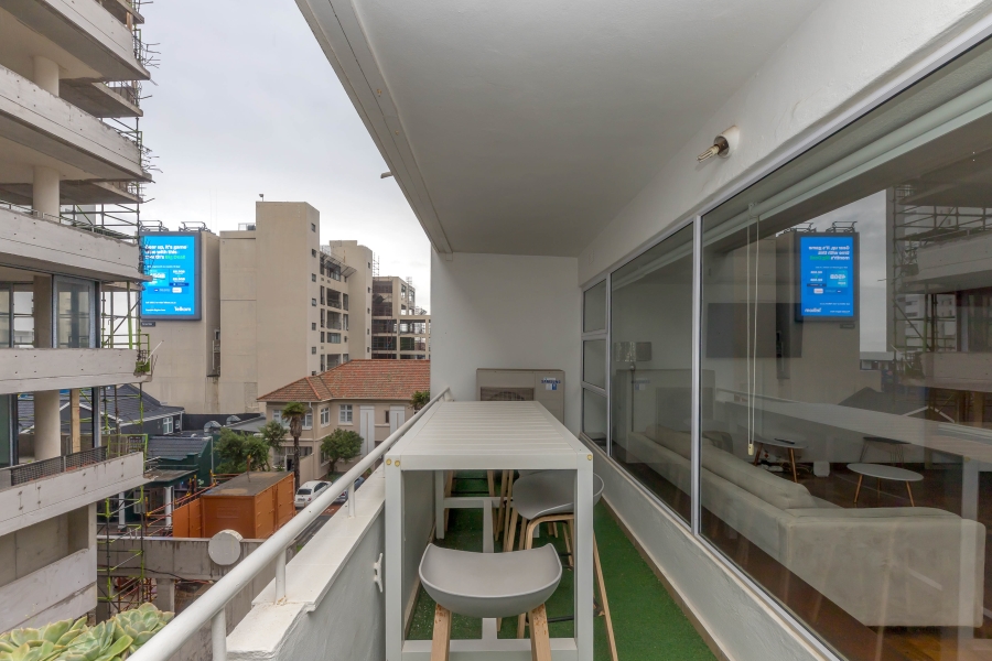 To Let 2 Bedroom Property for Rent in Sea Point Western Cape